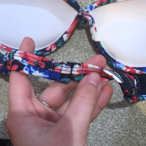 Bikini - Picture 5 of 8